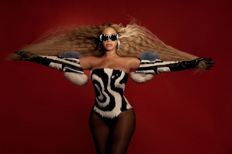 Glamour Unleashed: Beyoncé's Tour Fashion Extravaganza Sets the Stage on Fire!
