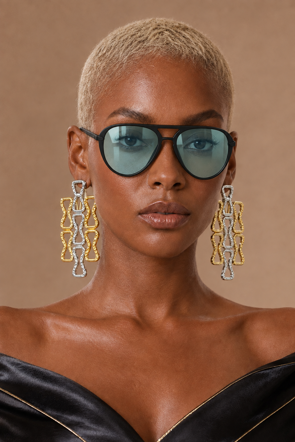 Amara oversized aviator shades in Black Blue worn by a BLANC LOVE model